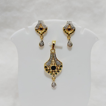 916 gold diamond pendant set by 