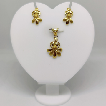 22k gold Floral Heart shape exclusive pendant set by 