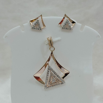 18k gold cz three triangle shape pendant set by 