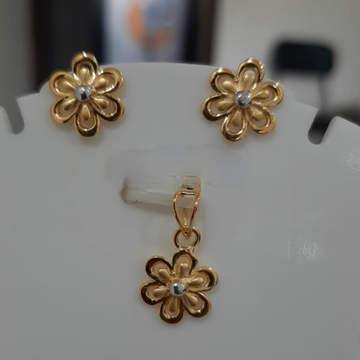 22k gold flower design plain pendant set. by 