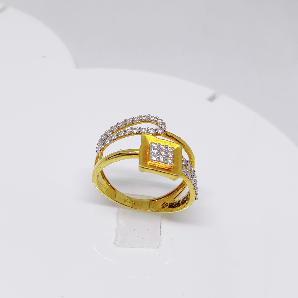22K Gold Diamond Ladies Ring