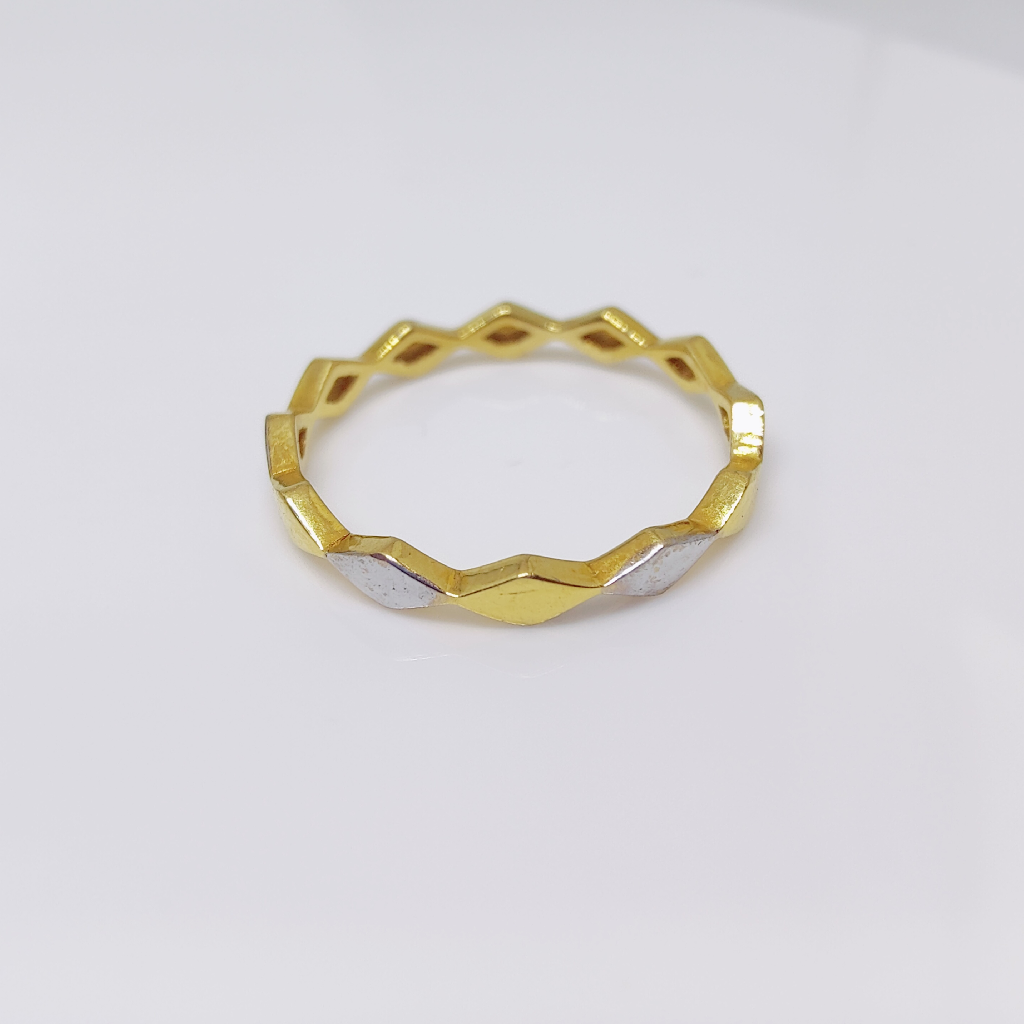 22k gold plain and Radium ladies ring