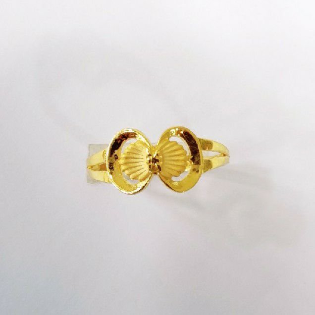 22KT Gold Attractive Ladies Ring