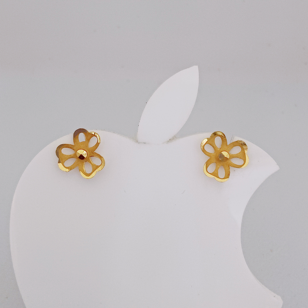 22k Gold Exclusive Flower Design Earring