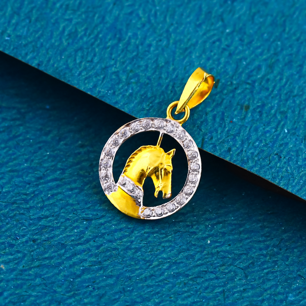 20k gold horse patients with diamond collection pendant