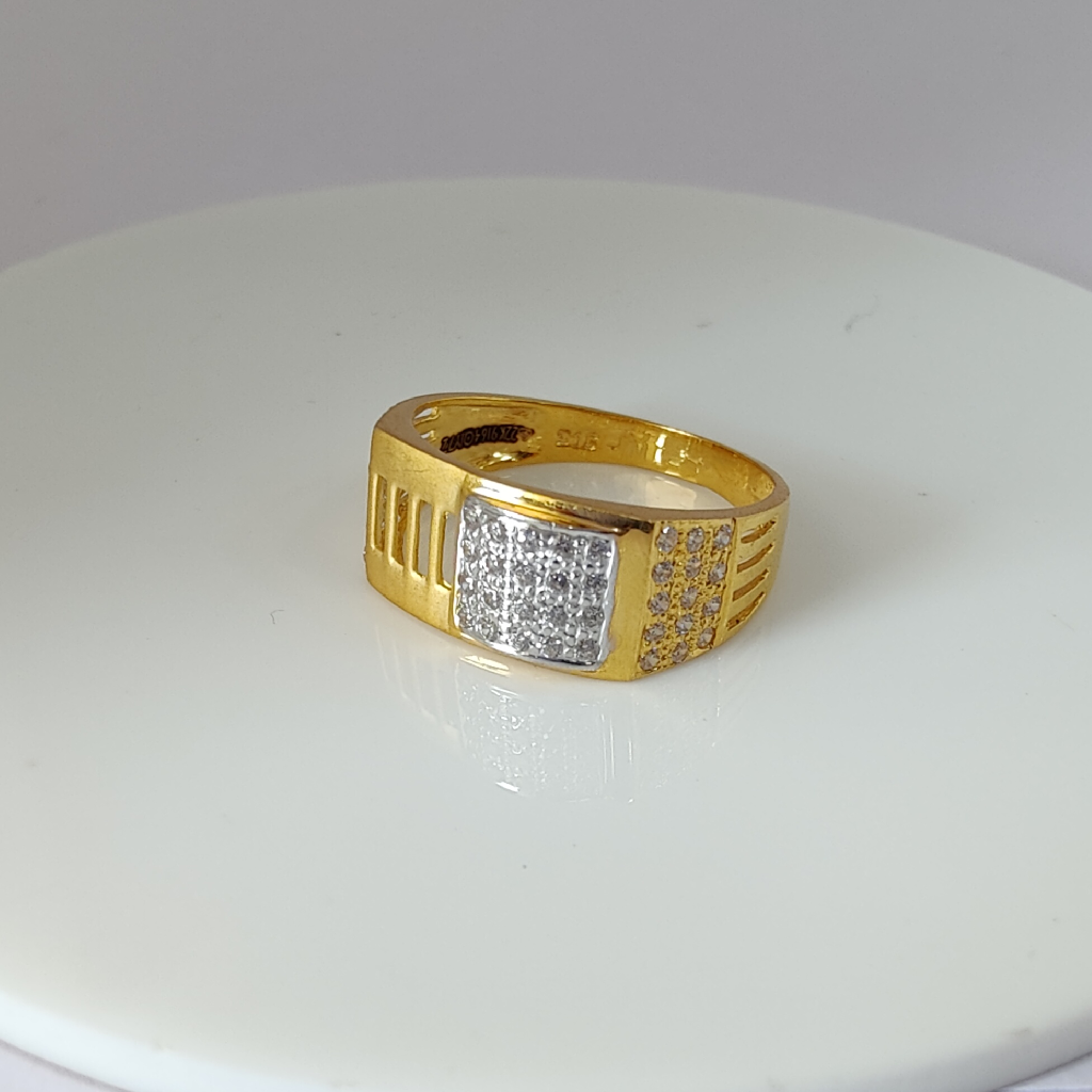 22k Gold Diamond Gents Ring