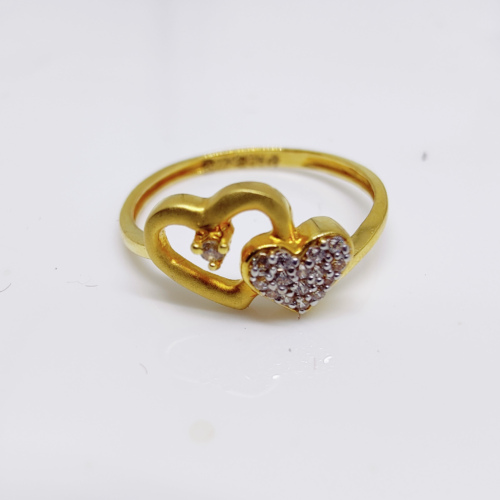 916 Gold Double Heart Shape Diamond Ladies Ring