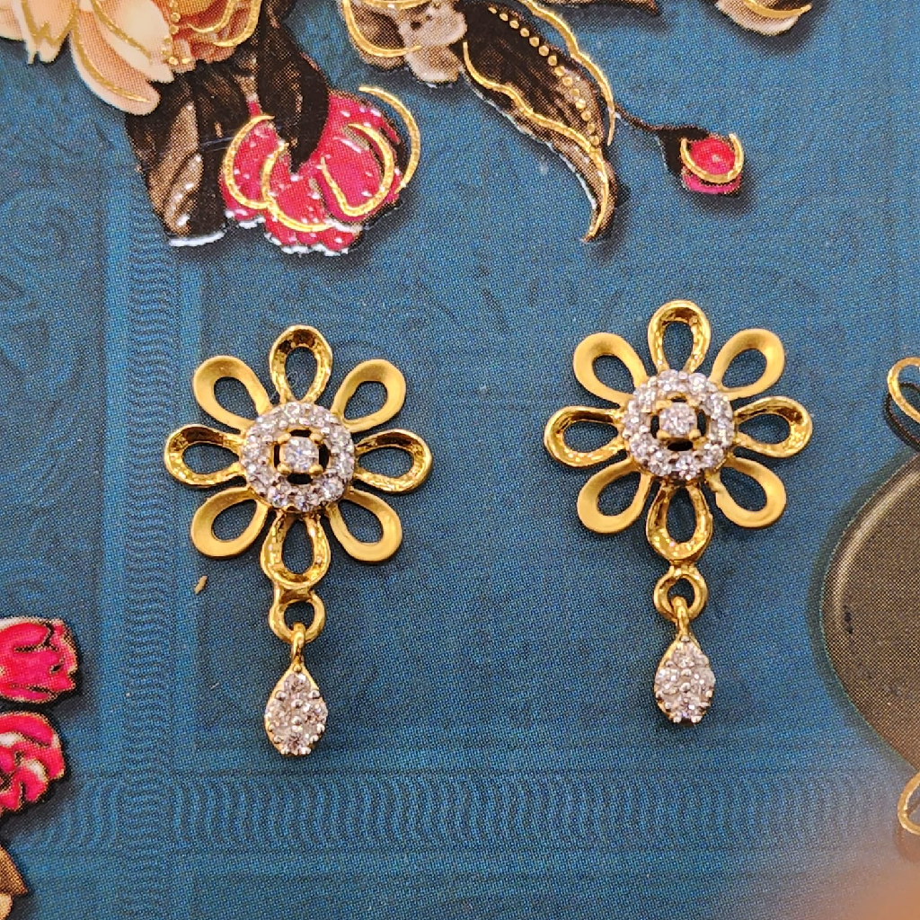 22K Gold Exclusive Flower Shape Earring