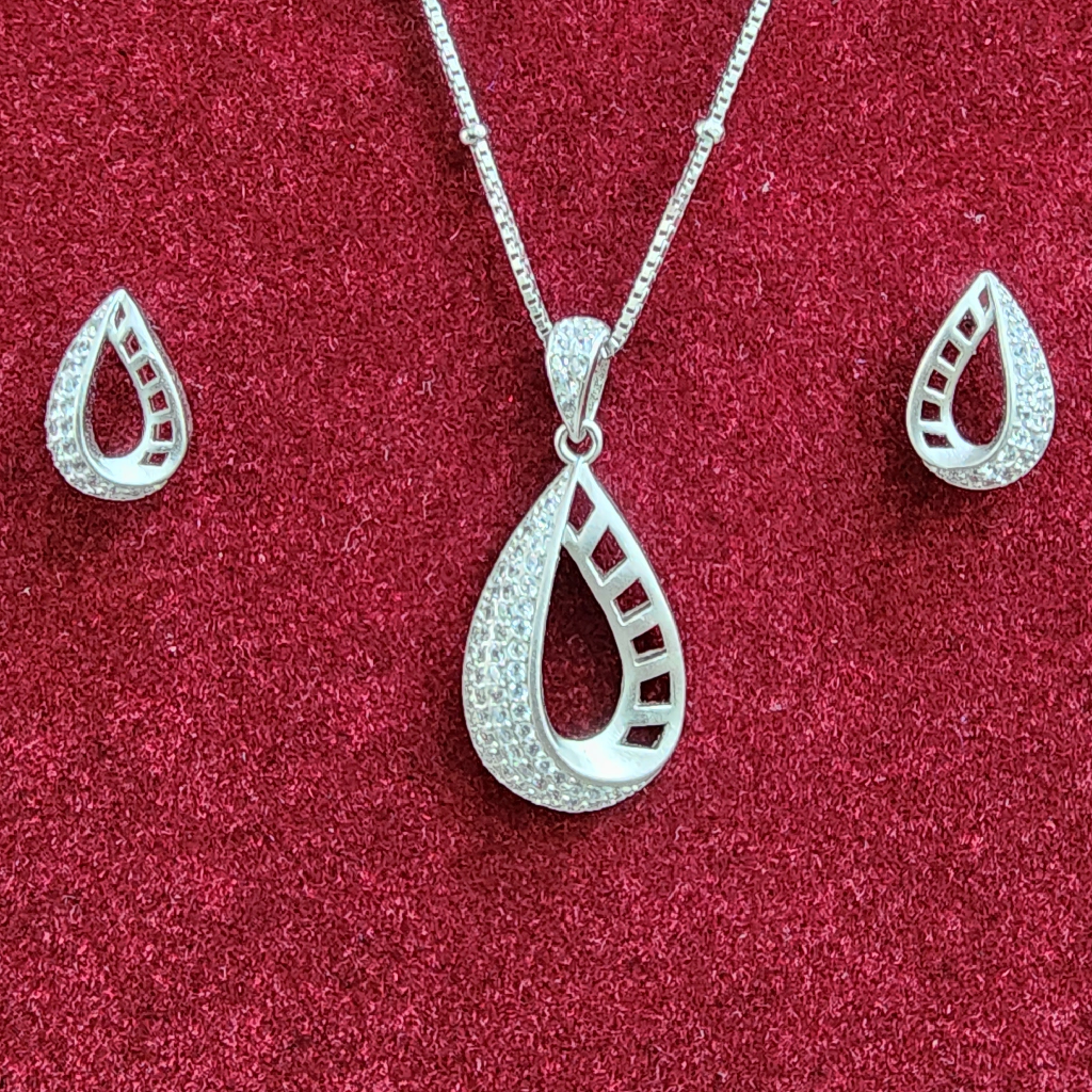 925 Sterling Silver Chain Pendant Set