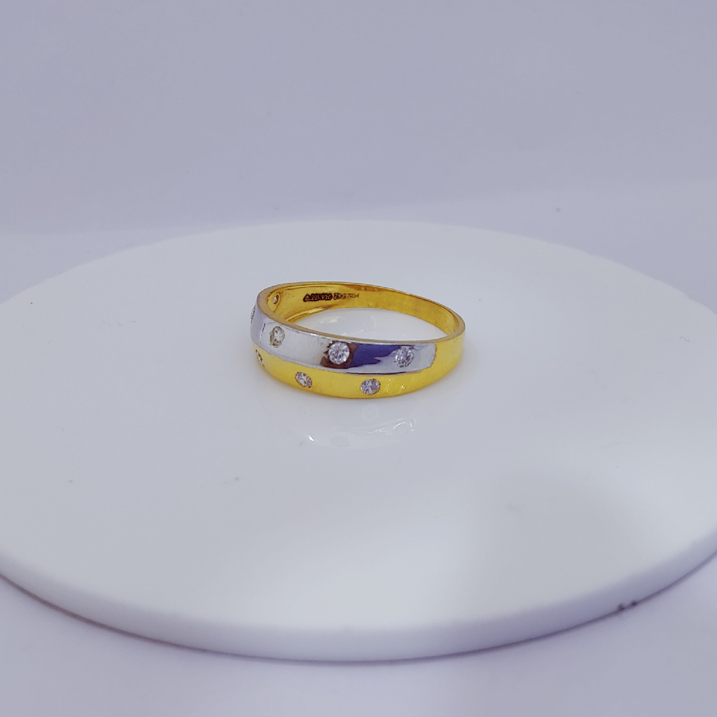 22k Gold Exclusive Round Shape Ring