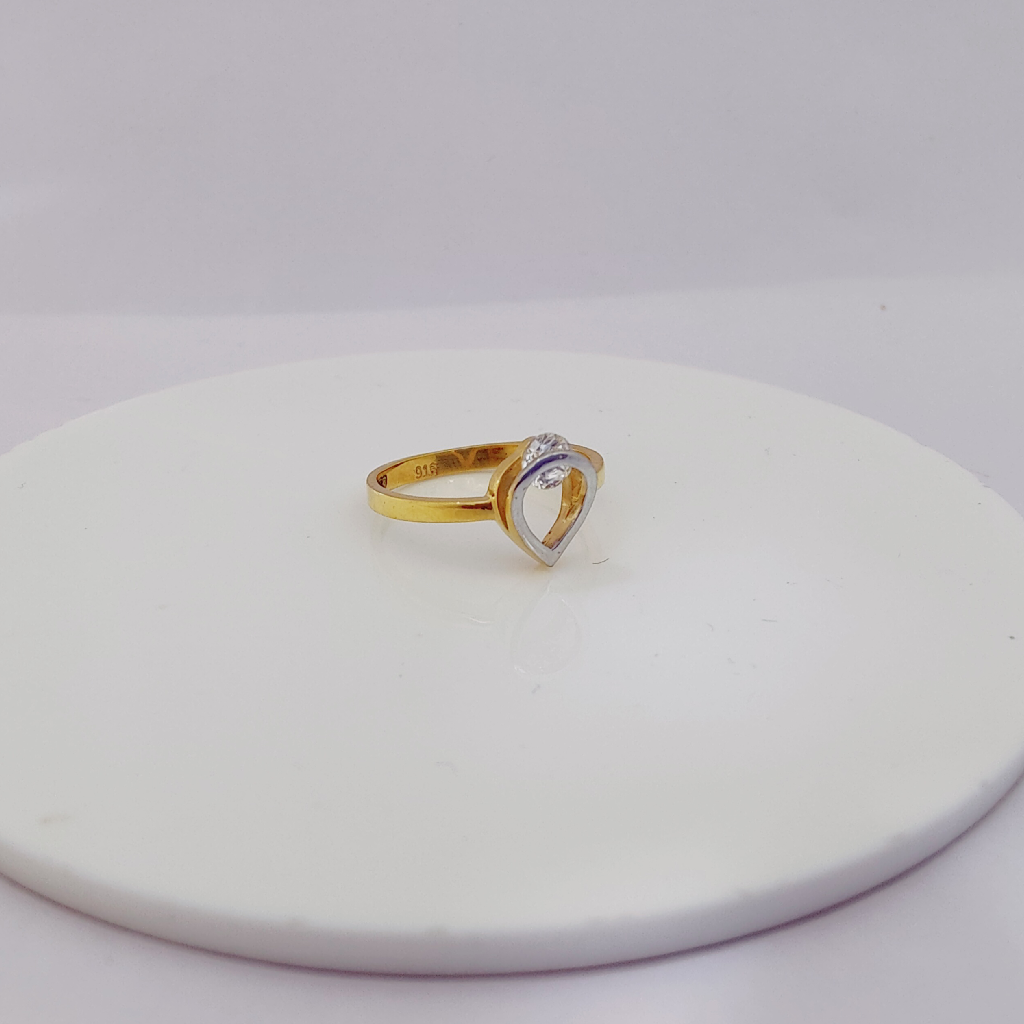 22k Gold Exclusive Ovel Shape Stone Ring