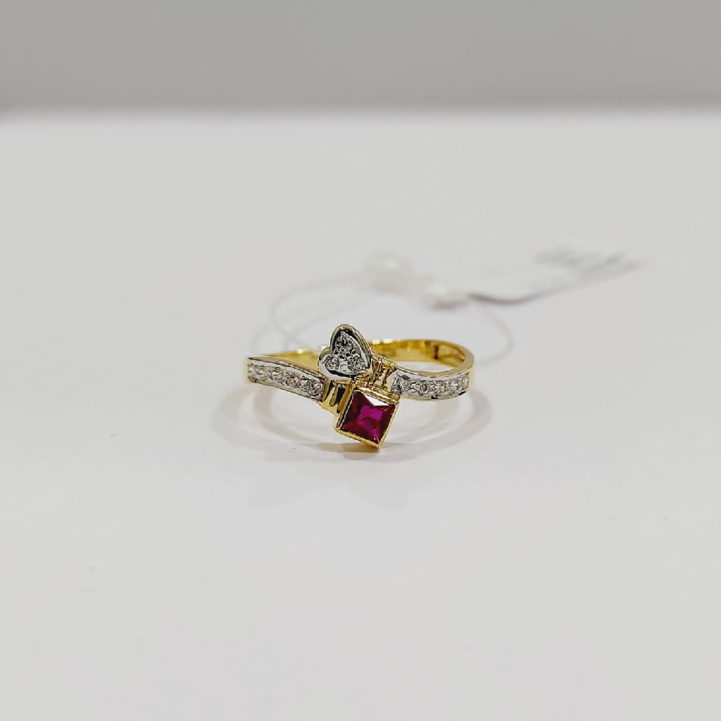 22k yellow gold dazzle red color stone ladies ring