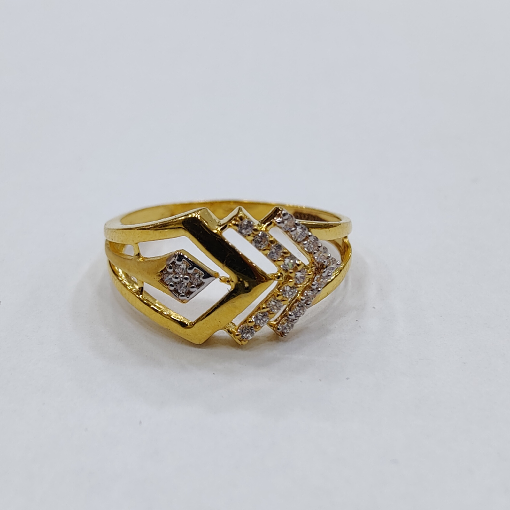 22k gold contemporary diamond ladies ring