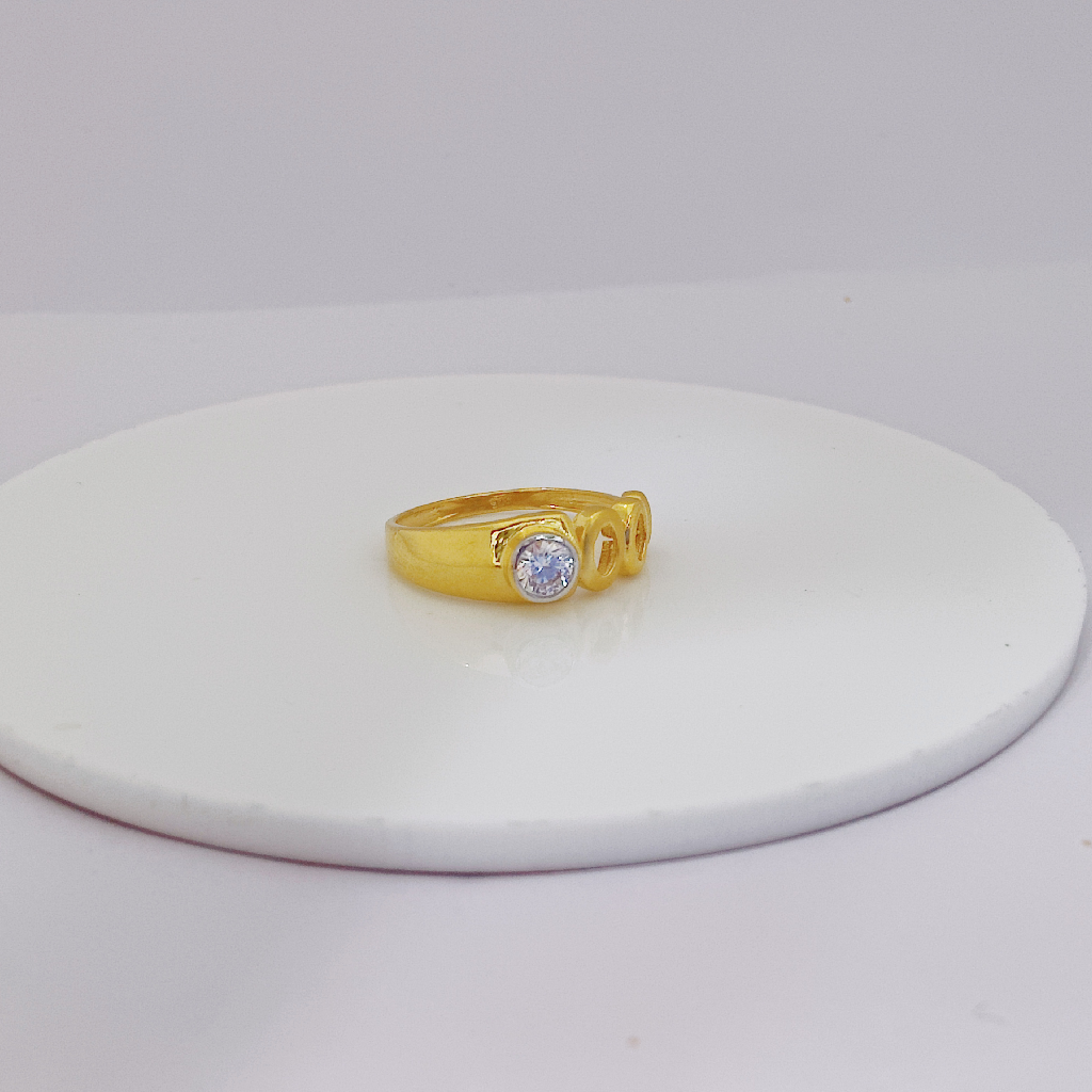 22k Gold Exclusive Round Shape Stone Ring