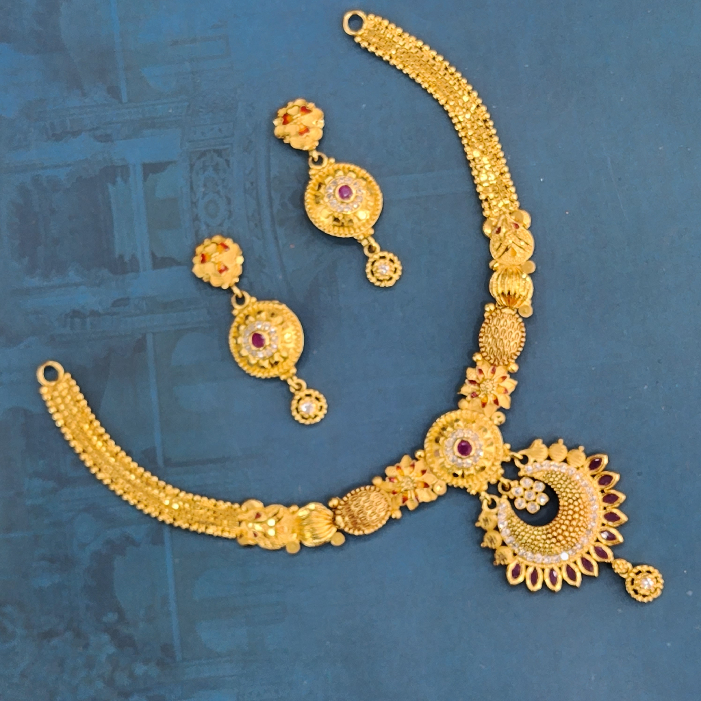 New Design Light Weight Necklaces Gold Jewellery Necklace Set at Rs  112000/piece in Hyderabad