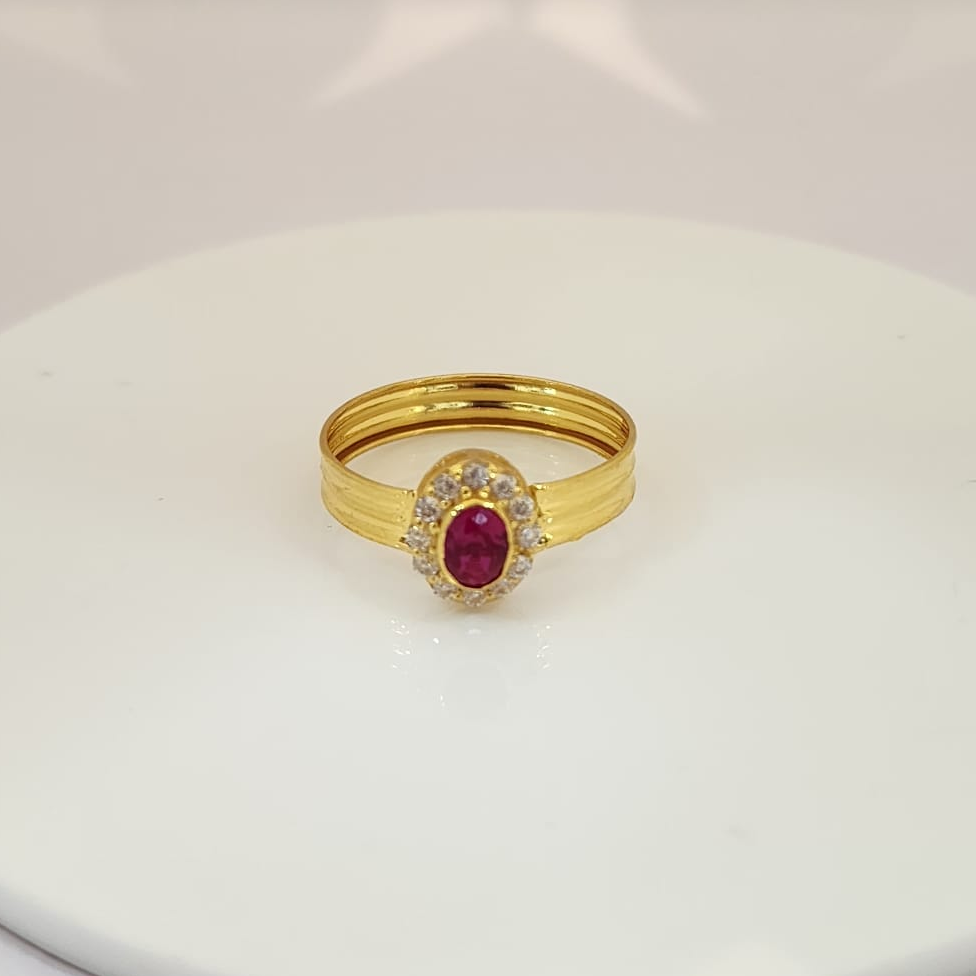 18k gold exclusive stone ring