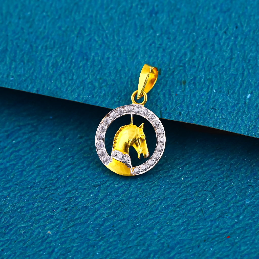 20k gold horse patients with diamond collection pendant