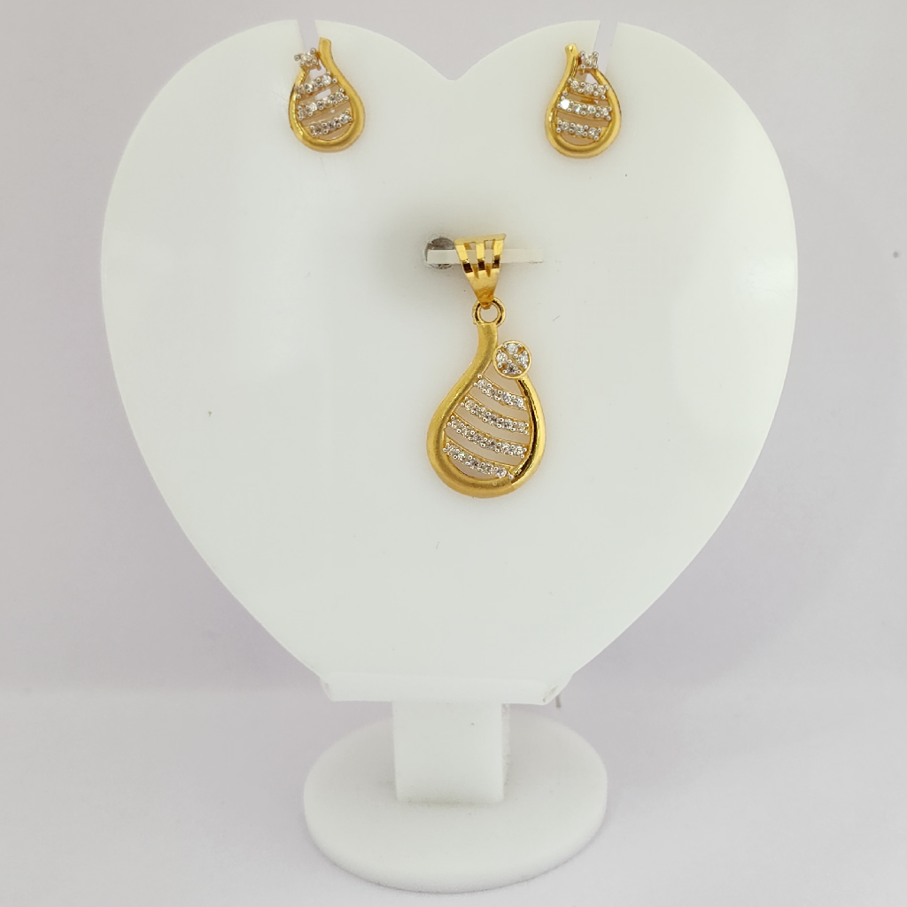 18k Gold Exclusive Pendant Set