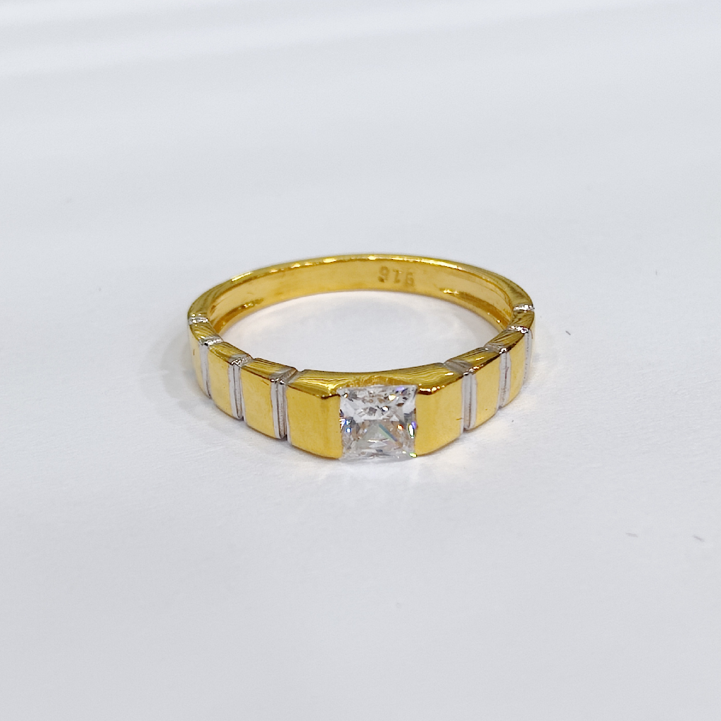 916 gold white exclusive stone ladies ring