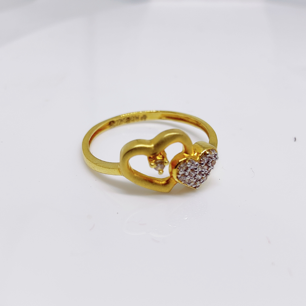 916 Gold Double Heart Shape Diamond Ladies Ring