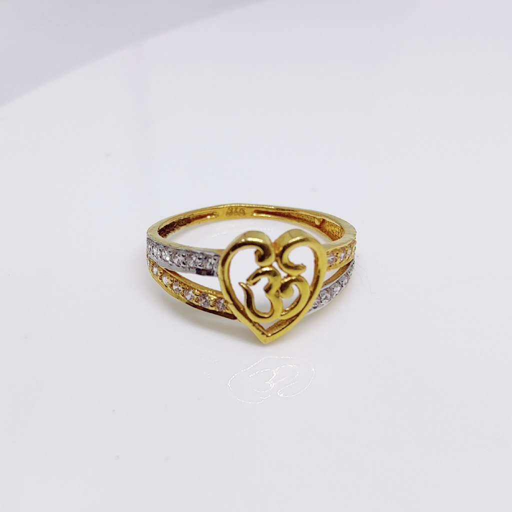 916 Gold Om Heart Shape Diamond Ladies Ring