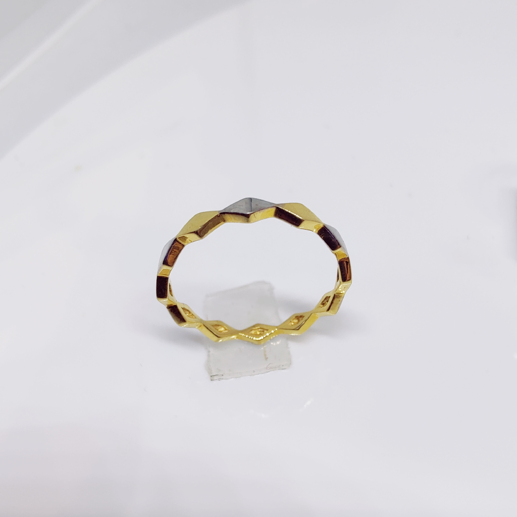 22k gold plain and Radium ladies ring