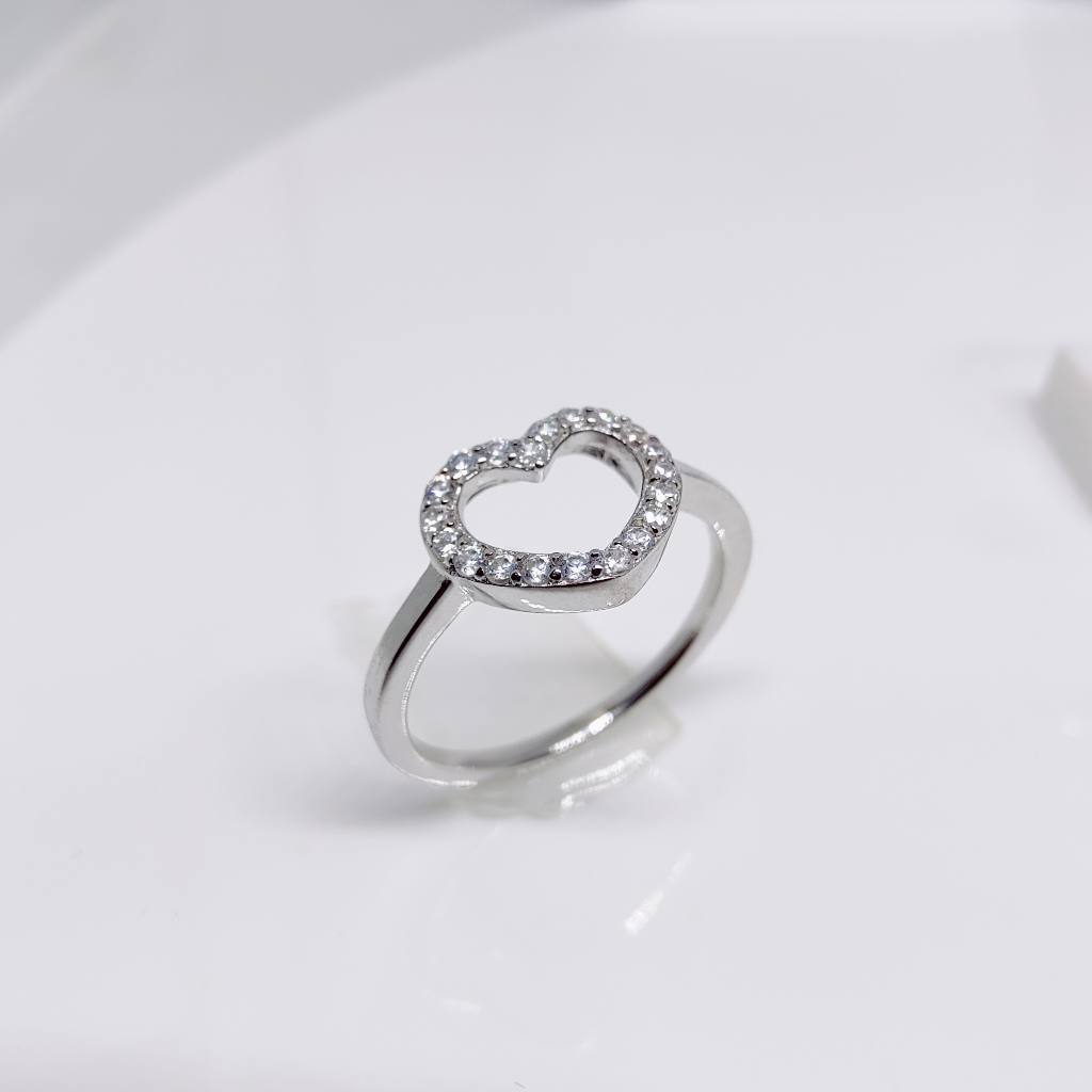 92.5 silver exclusive heart shape ladies ring