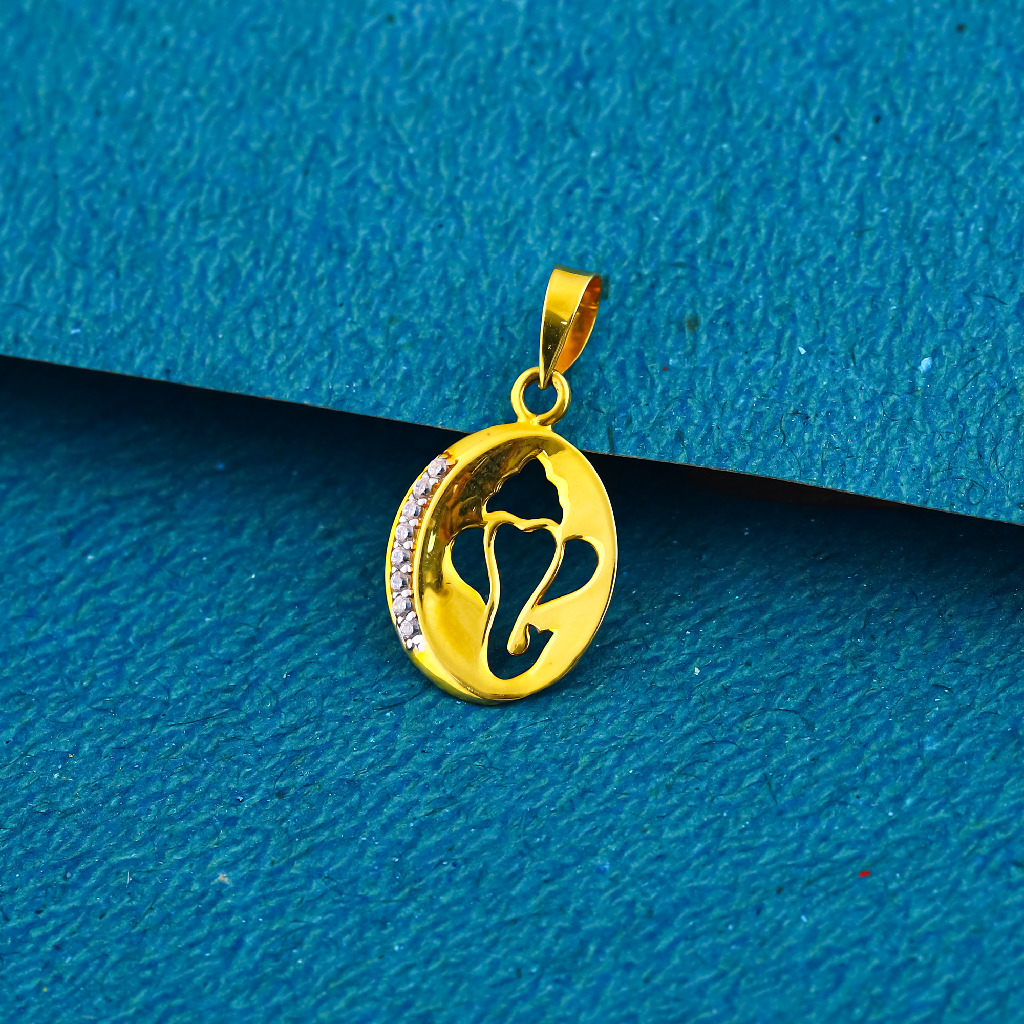 18K Gold Beautiful Design Pendant 