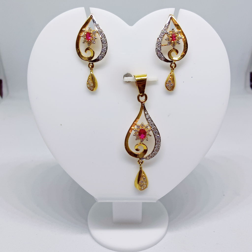 20k gold red stone dimond pendant set