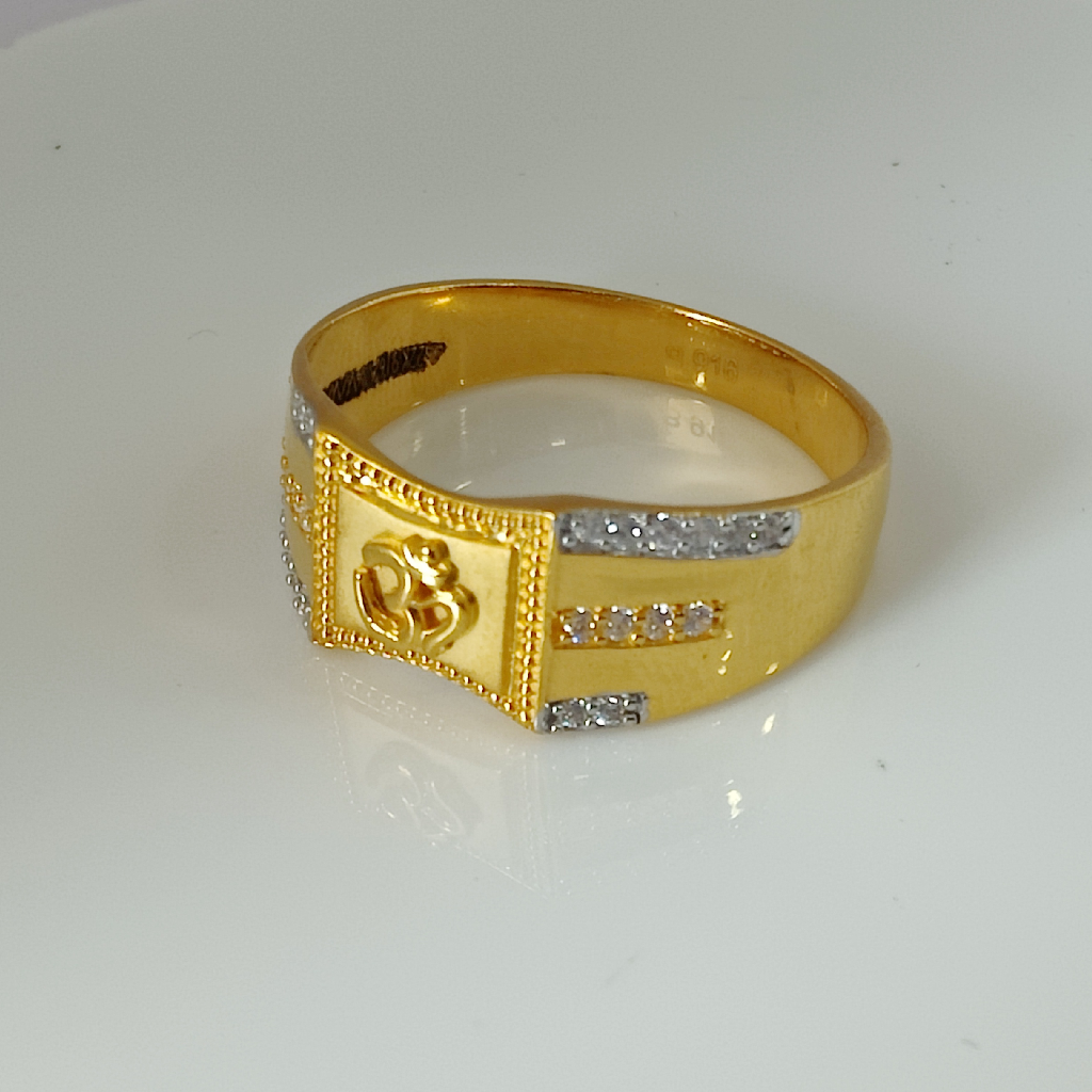 916 Gold Om Diamond Gents Ring