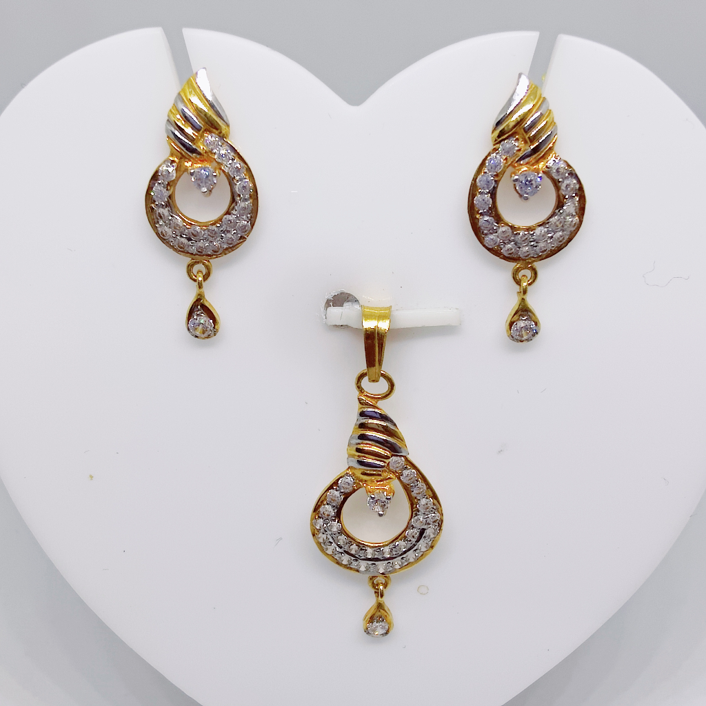 20k gold exclusive diamond pendant set