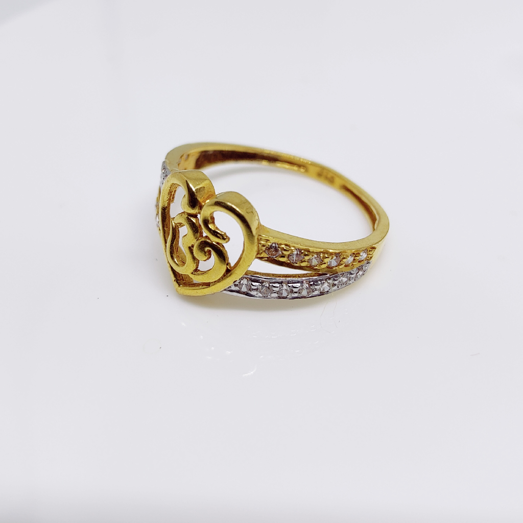 916 Gold Om Heart Shape Diamond Ladies Ring