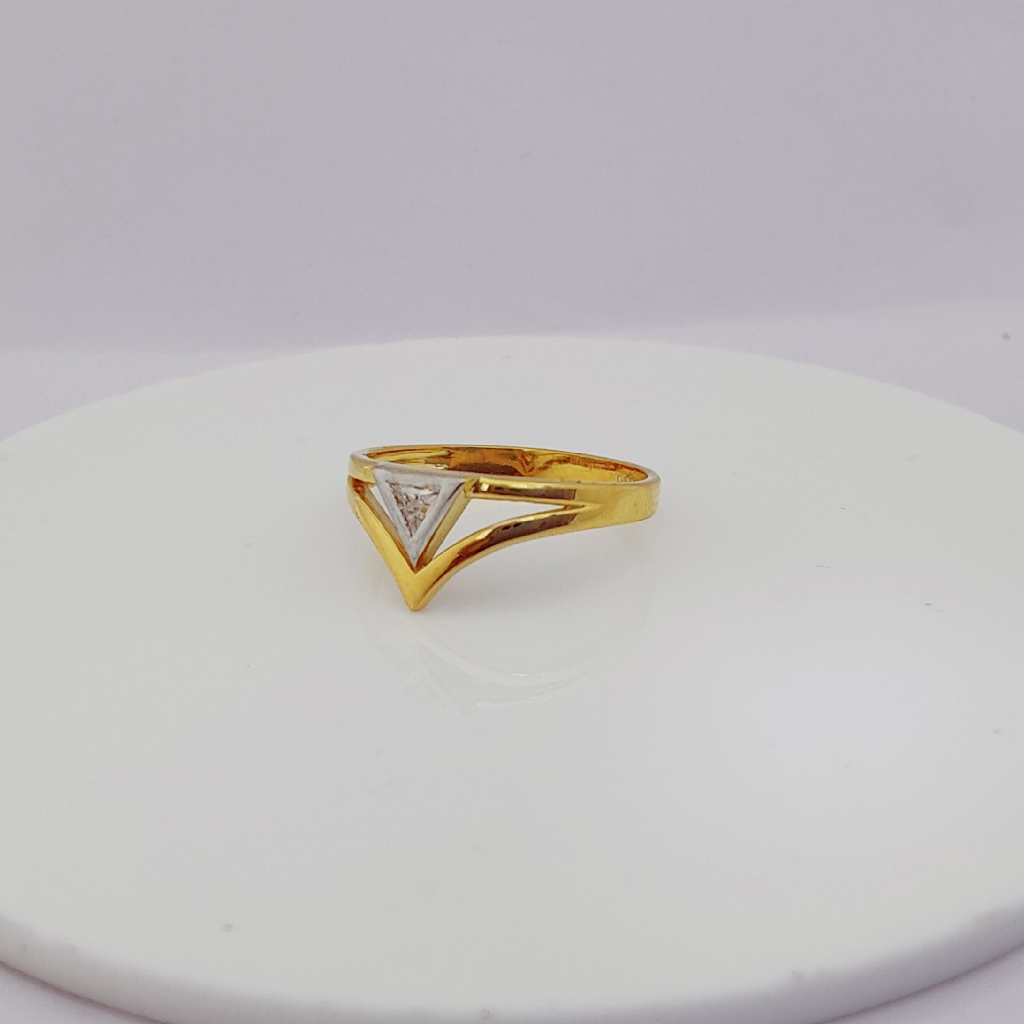22k gold exclusive triangle ladies ring