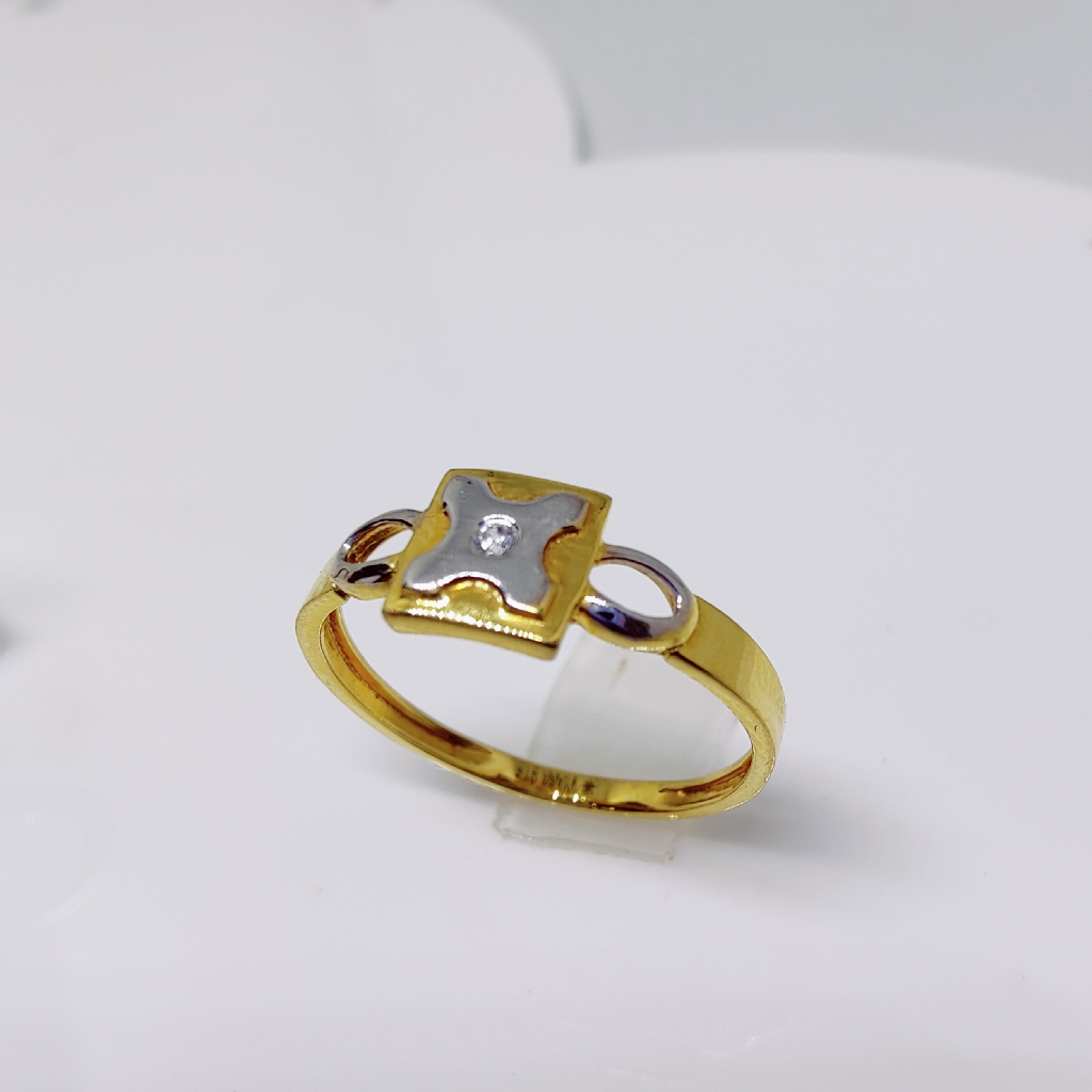 916 Gold Square Single Diamond Rodium Ladies Ring