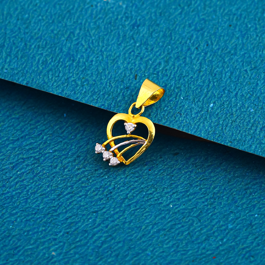 18k gold heart shape diamond collection pendant