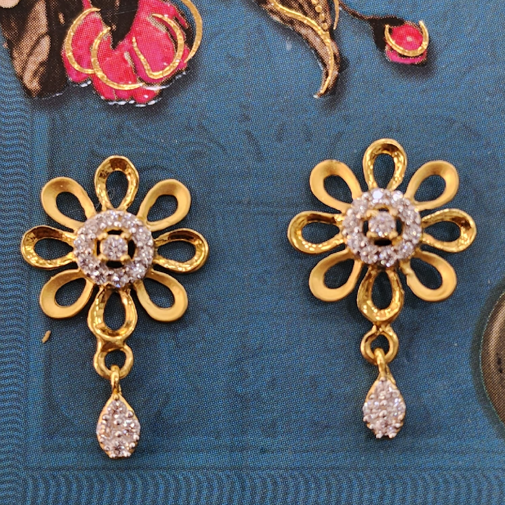 22K Gold Exclusive Flower Shape Earring