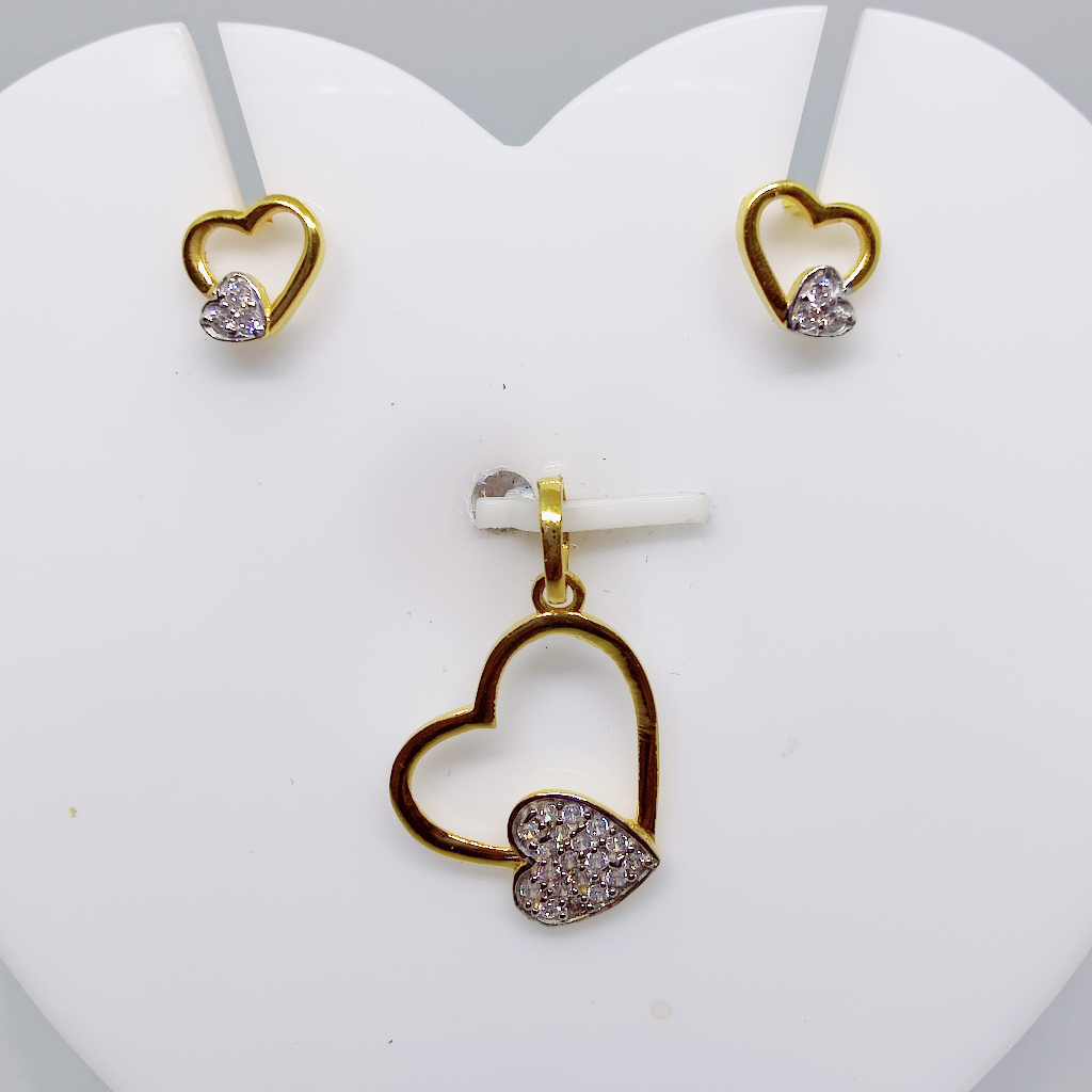 18k gold Double heart shape CZ pendant set