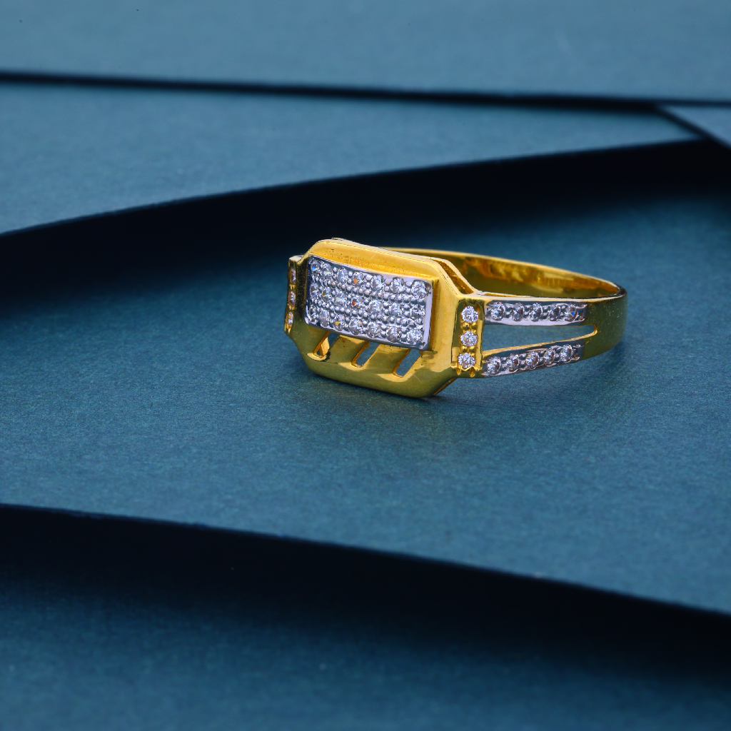 916 Gold CZ Gents Ring