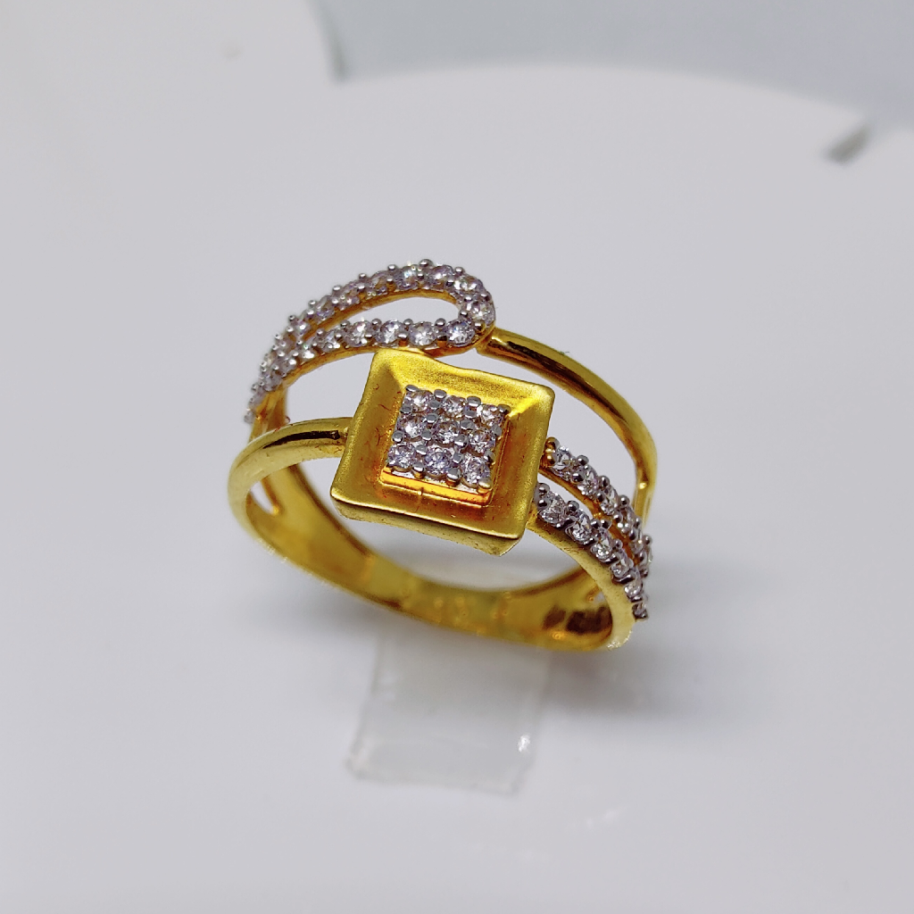 22K Gold Diamond Ladies Ring